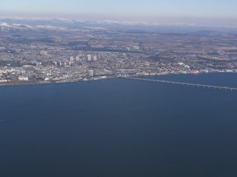 General oblique aerial view centred on the city, taken from the SW (N Fife coast).