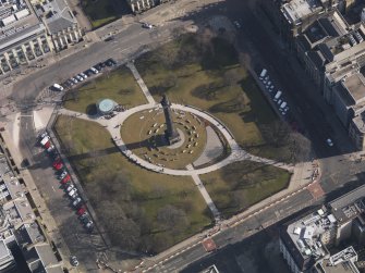 Oblique aerial view centred on the Square, taken from the W.