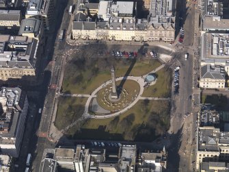 Oblique aerial view centred on the Square, taken from the SSE.