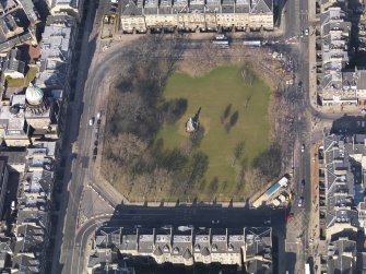 Oblique aerial view centred on the Square, taken from the SSE.