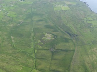 General oblique aerial view centred on Eilean Chaluim Chille, taken from the SW.