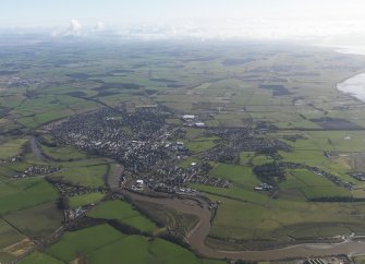 General oblique aerial view centred on the town, taken from the SSW.