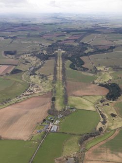 Oblique aerial view centred on the Avenue, taken from the NE.