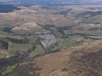 Gewneral oblique view (distant) centred on the town, taken from the SE.