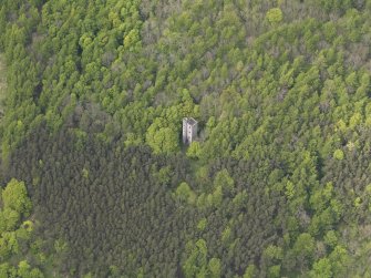 Oblique aerial view centred on the tower, taken from the N.