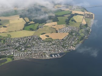 General oblique aerial view of Tayport, taken from the ENE.