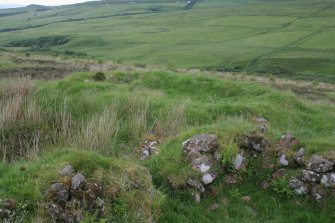 Annishader, E Group (NG 44650 50960): structure NG 44594  50954 from kiln barn NG 44601 50946, looking NW