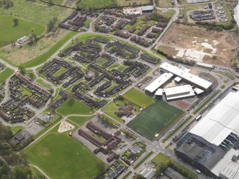 General oblique aerial view of Alloa, centred on the Alloa Park area, taken from the N