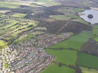 General oblique aerial view of Alloa, centred on the New Sauchie area, taken from the W