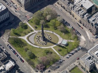 Oblique aerial view of the St. Andrew's Square Gardens centred on the monument, taken from the E.