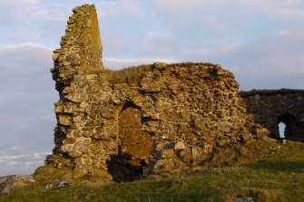 View of the Western end of the South elevation of Kirkapol Chapel, Tiree, taken from the South.