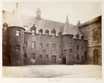 Page 22/2. View of Inner Court, Old College, Glasgow.
Titled: 'Inner Court.'
PHOTOGRAPH ALBUM NO 146: THE THOMAS ANNAN ALBUM