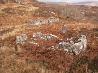 Torr Mor Ghaoideil: possible byre in foreground and main (N) building beyond