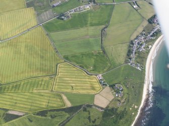 Oblique aerial view centred on Shandwick, looking N.