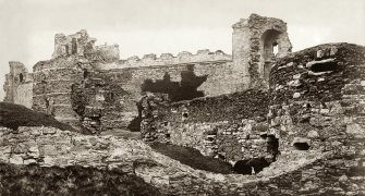 View of Tantallon Castle
Titled: 'Tantallon Castle, North Berwick. November 1905'. 
PHOTOGRAPH ALBUM No.30: OLD EDINBURGH ALBUM

