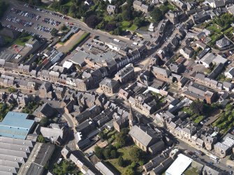General oblique aerial view of the High Street area of Forfar, centred on Municipal Buildings, taken from the SE.