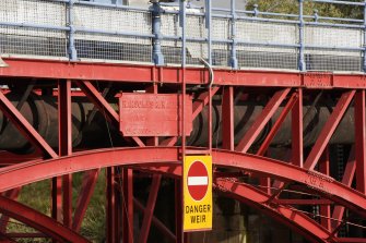 Detail or central arch with makers plaque (Ransomes and Rapier Ltd. Ipswich 1 945)