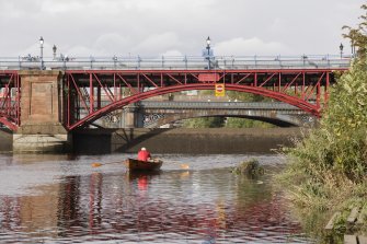 Detail of pier and arches showing weir raised