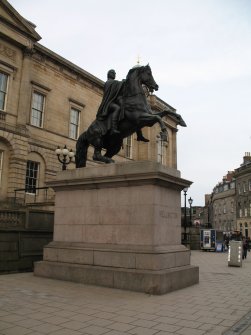 View of statue of the Duke of Wellington.