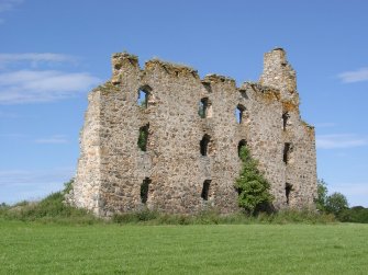 Conzie Castle: S front