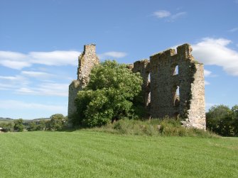 Conzie Castle: viewed from NW