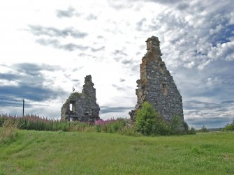 Avochie Castle: viewed from NE