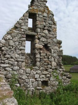 Avochie Castle: inside E gable