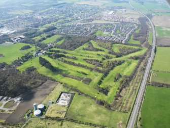 Oblique aerial view of Dunnikier Park Golf Course, taken from the E.