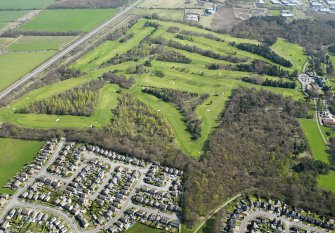 Oblique aerial view of Dunnikier Park Golf Course, taken from the SW.
