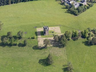 Oblique aerial view of Clackmannan Tower, taken from the SW.