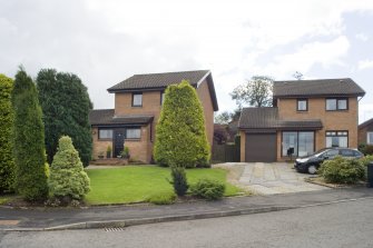 Street view showing detached homes in Henry Street, Bo'ness. This photograph was taken as part of the Bo'ness Urban Survey to illustrate the character of the Borrowstoun Area of Townscape Character.