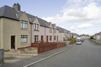 Street view showing terraced housing at 18-32 Newtown Street, Bo'ness, taken from the South-East. This photograph was taken as part of the Bo'ness Urban Survey to illustrate the character of the Newtoun Area of Townscape Character.
