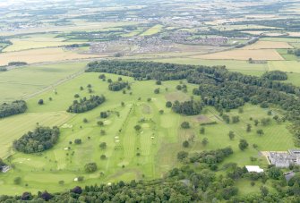 General oblique aerial view of Dundas Park Golf Course, taken from the NNW.