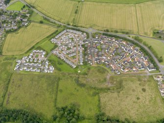 General oblique aerial view of the Drum area of Bo'ness, taken from the N.