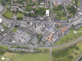 General oblique aerial view of Bo'ness town centre, taken from the NNW.