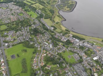 General oblique aerial view of Corbiehall area and town centre of Bo'Ness, taken from the SE.