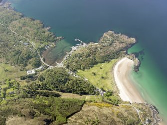 Oblique aerial view centred on Gairloch golf course, taken from the NNE.