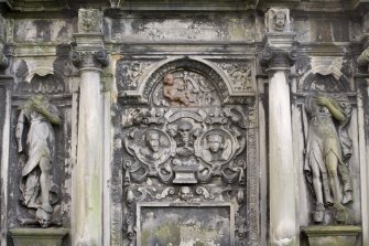  Foulis Monument. Detail