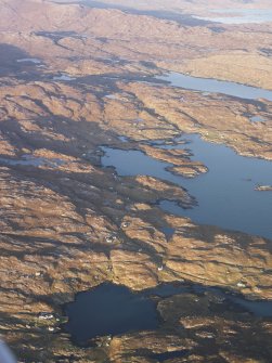 General oblique aerial view of the remains of the townships of Manish, Beacravik and Ardslave, with nearby head dykes, field systems and lazy beds, Harris, taken from the SSW.