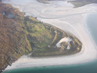 General oblique aerial view of the remains of the township, head dyke and lazy beds at Luskentyre, Harris, taken from the NNW.
