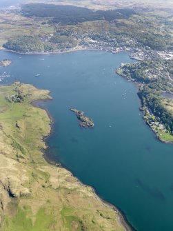 General oblique aerial view of Oban and the Sound of Kerrera, taken from the SW.