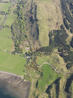 General oblique aerial view of cairns at Kintraw, taken from the SW.