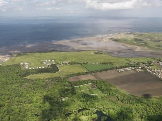 General oblique aerial view of Aberlady Golf Courses centred on Kilspindie Golf Course, taken from the SSE.