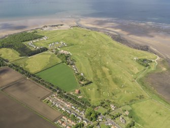 General oblique aerial view of Aberlady Golf Courses centred on Kilspindie Golf Course, taken from the ESE.