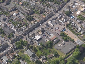 General oblique aerial view of the Bonnygate area of Cupar centred on Preston Lodge, taken from the NNE.
