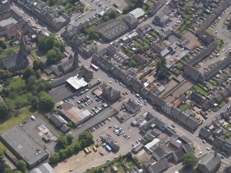 General oblique aerial view of the Bonnygate area of Cupar centred on Preston Lodge, taken from the NW.