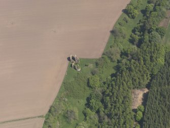 Oblique aerial view of Vayne Castle, taken from the SW.
