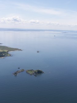 General oblique aerial view of the River Forth centred on Castle Tarbet, Fidra, taken from the E.