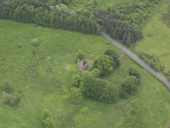 Oblique aerial view of Greenknowe Tower, taken from the NW.