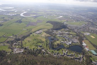 General oblique aerial view of the University of Stirling, Bridge of Allan, looking S.